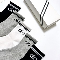 配包装🌟【一盒5 双】 🌟alo 经典字母logo纯棉短袜 中筒袜 , 男女同款,ins超火爆红人同款 配包装🌟【一盒5 双】 🌟alo 经典字母logo纯棉短袜 中筒袜 , 男女同款,ins超火爆红人同款