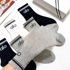 配包装🌟【一盒5 双】 🌟alo 经典字母logo纯棉短袜 中筒袜 , 男女同款,ins超火爆红人同款 配包装🌟【一盒5 双】 🌟alo 经典字母logo纯棉短袜 中筒袜 , 男女同款,ins超火爆红人同款