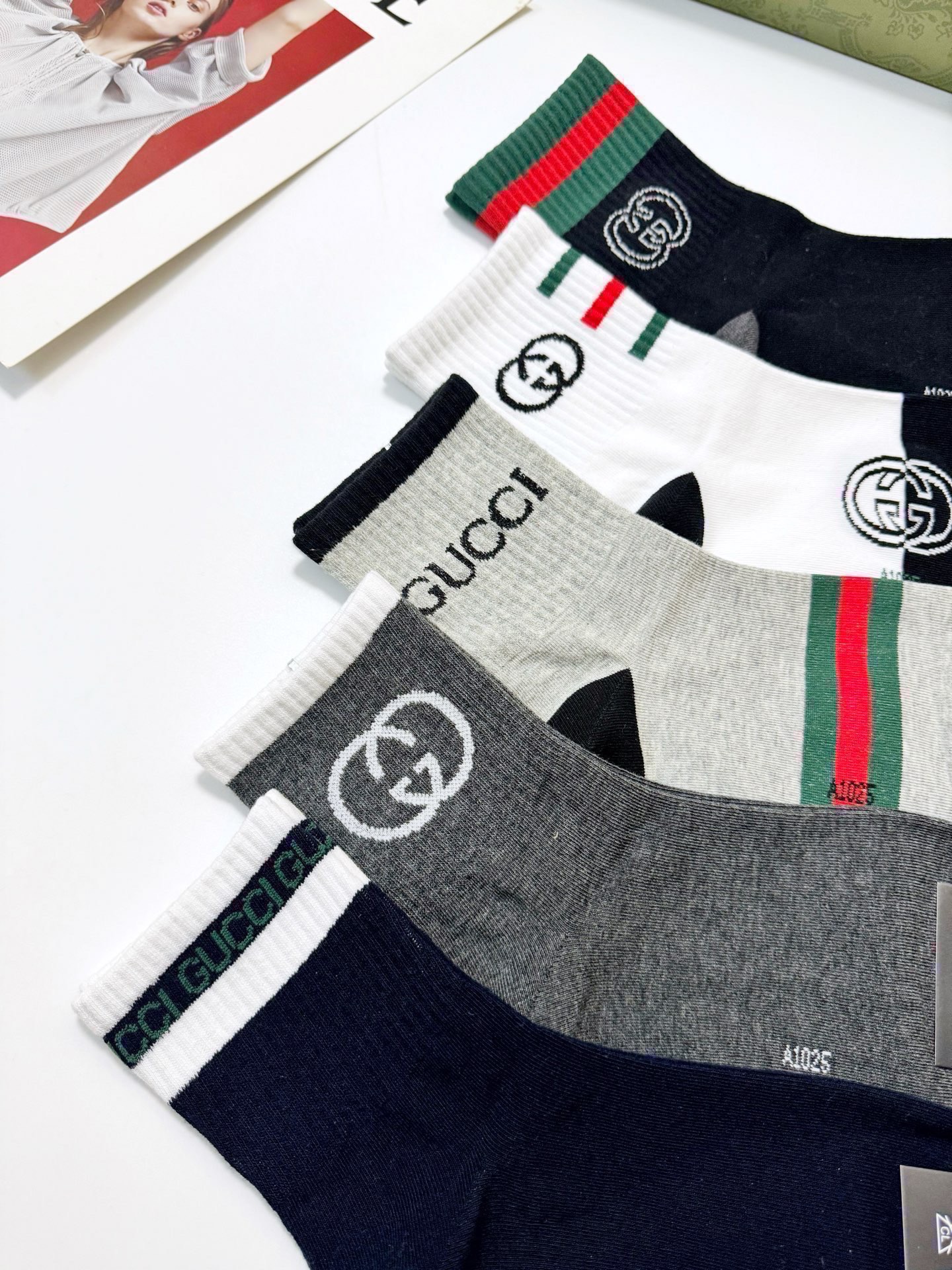 配包装🌟【一盒5双】 🌟Gucci 古琦 经典字母logo 纯棉船袜   ，ins超火爆条纹短袜，纯棉面
