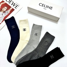 配包装🌟【一盒5 双】 🌟Celine 赛琳 经典刺绣字母logo 纯棉 混纺中筒袜 ,软糯亲肤,i 配包装🌟【一盒5 双】 🌟Celine 赛琳 经典刺绣字母logo 纯棉 混纺中筒袜 ,软糯亲肤,i