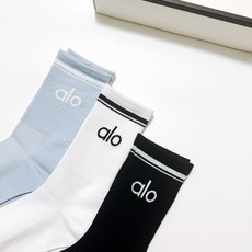 配包装🌟【一盒3双】 🌟 alo 经典字母logo 纯棉中筒袜 ,ins超火爆小腿短袜,纯棉面料,潮 配包装🌟【一盒3双】 🌟 alo 经典字母logo 纯棉中筒袜 ,ins超火爆小腿短袜,纯棉面料,潮