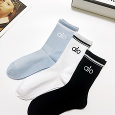 配包装🌟【一盒3双】 🌟 alo 经典字母logo 纯棉中筒袜 ,ins超火爆小腿短袜,纯棉面料,潮 配包装🌟【一盒3双】 🌟 alo 经典字母logo 纯棉中筒袜 ,ins超火爆小腿短袜,纯棉面料,潮