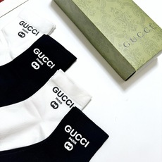 配包装🌟【一盒4双】🌟Gucci 古琦 经典字母logo 纯棉中筒袜 经典纯色短袜🌟ins爆款!专柜在售 配包装🌟【一盒4双】🌟Gucci 古琦 经典字母logo 纯棉中筒袜 经典纯色短袜🌟ins爆款!专柜在售