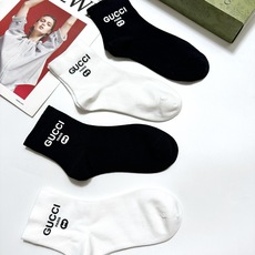 配包装🌟【一盒4双】🌟Gucci 古琦 经典字母logo 纯棉中筒袜 经典纯色短袜🌟ins爆款!专柜在售 配包装🌟【一盒4双】🌟Gucci 古琦 经典字母logo 纯棉中筒袜 经典纯色短袜🌟ins爆款!专柜在售