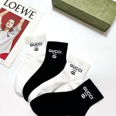 配包装🌟【一盒4双】🌟Gucci 古琦 经典字母logo 纯棉中筒袜 经典纯色短袜🌟ins爆款!专柜在售 配包装🌟【一盒4双】🌟Gucci 古琦 经典字母logo 纯棉中筒袜 经典纯色短袜🌟ins爆款!专柜在售