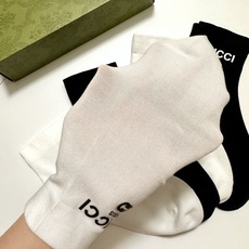 配包装🌟【一盒4双】🌟Gucci 古琦 经典字母logo 纯棉中筒袜 经典纯色短袜🌟ins爆款!专柜在售 配包装🌟【一盒4双】🌟Gucci 古琦 经典字母logo 纯棉中筒袜 经典纯色短袜🌟ins爆款!专柜在售