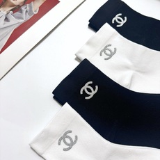 配包装🌟【一盒4 双】🌟Chanel 香奈儿 经典字母logo 透气纯棉中筒袜 ,重工配饰,ins超火 配包装🌟【一盒4 双】🌟Chanel 香奈儿 经典字母logo 透气纯棉中筒袜 ,重工配饰,ins超火