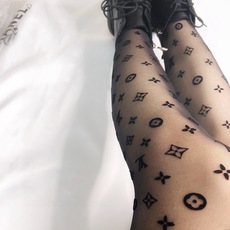 配包装【一盒一双】🌟LV路易·威登经典植绒老化字母丝袜 🌟好看到爆炸 ,欧美大牌丝袜。一比一高版本制作, 配包装【一盒一双】🌟LV路易·威登经典植绒老化字母丝袜 🌟好看到爆炸 ,欧美大牌丝袜。一比一高版本制作,