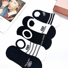配包装🌟【一盒5双】 🌟Balenciaga 巴黎世家 经典字母logo 纯棉船袜 ,ins超火爆空 配包装🌟【一盒5双】 🌟Balenciaga 巴黎世家 经典字母logo 纯棉船袜 ,ins超火爆空