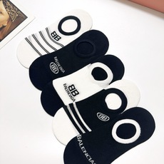 配包装🌟【一盒5双】 🌟Balenciaga 巴黎世家 经典字母logo 纯棉船袜 ,ins超火爆空 配包装🌟【一盒5双】 🌟Balenciaga 巴黎世家 经典字母logo 纯棉船袜 ,ins超火爆空