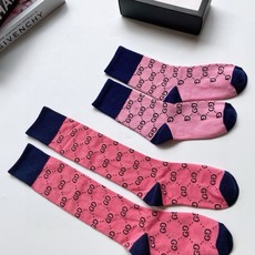 配包装🌟【一盒2双】🌟Gucci 古奇 爆款双G字母 长筒袜 中筒袜。专柜同步发售ing ,巨多明星红 配包装🌟【一盒2双】🌟Gucci 古奇 爆款双G字母 长筒袜 中筒袜。专柜同步发售ing ,巨多明星红