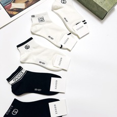 配包装🌟【一盒5双】 🌟Gucci 古琦 经典字母logo 纯棉短袜 ,ins超火爆短袜,纯棉面料 配包装🌟【一盒5双】 🌟Gucci 古琦 经典字母logo 纯棉短袜 ,ins超火爆短袜,纯棉面料