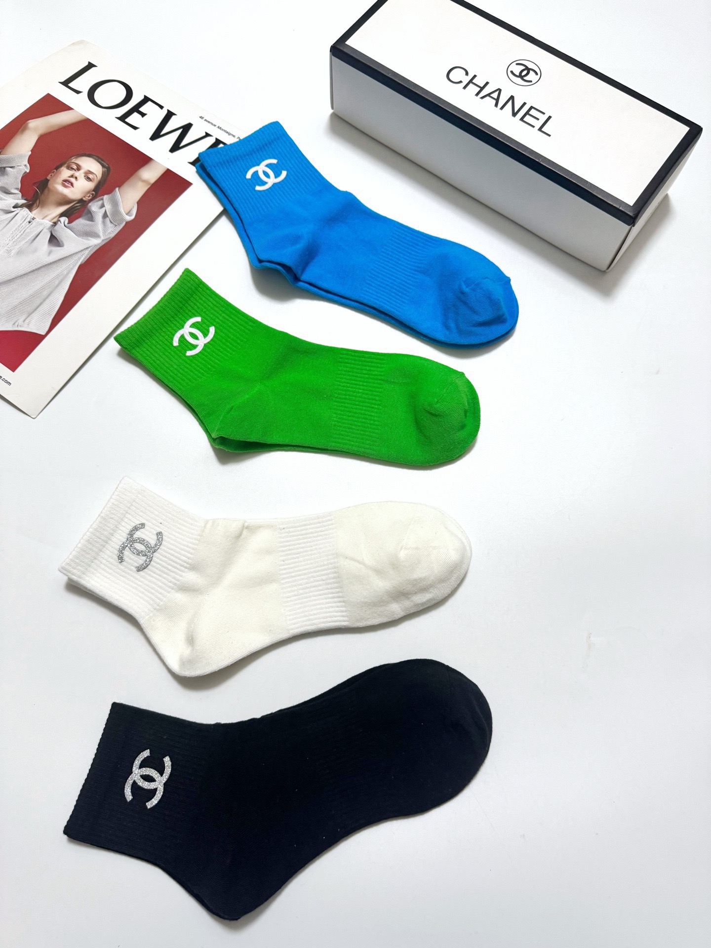 配包装🌟【一盒4双】🌟Chanel 香奈儿 经典字母logo 纯棉短筒袜 经典纯色短袜🌟ins爆款！专柜