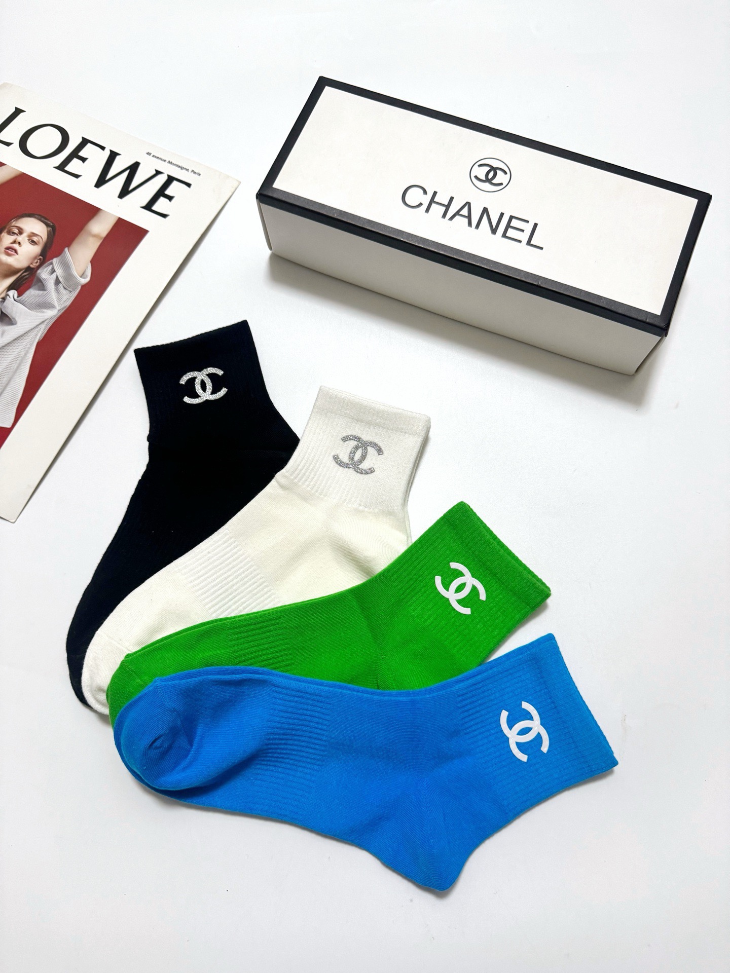 配包装🌟【一盒4双】🌟Chanel 香奈儿 经典字母logo 纯棉短筒袜 经典纯色短袜🌟ins爆款！专柜