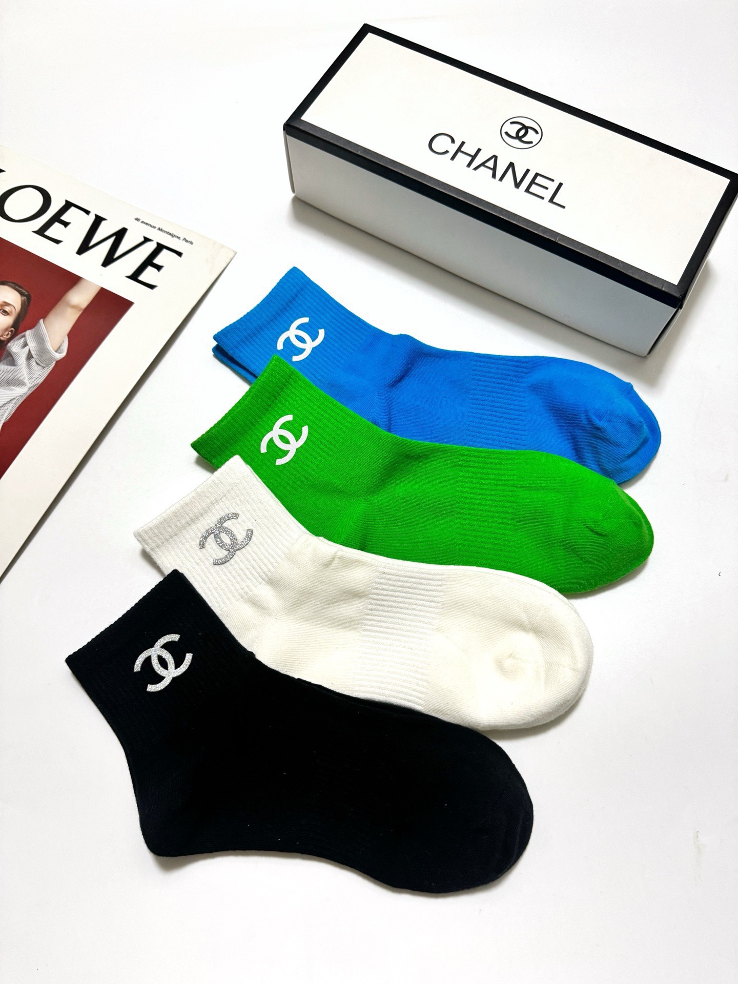 配包装🌟【一盒4双】🌟Chanel 香奈儿 经典字母logo 纯棉短筒袜 经典纯色短袜🌟ins爆款！专柜
