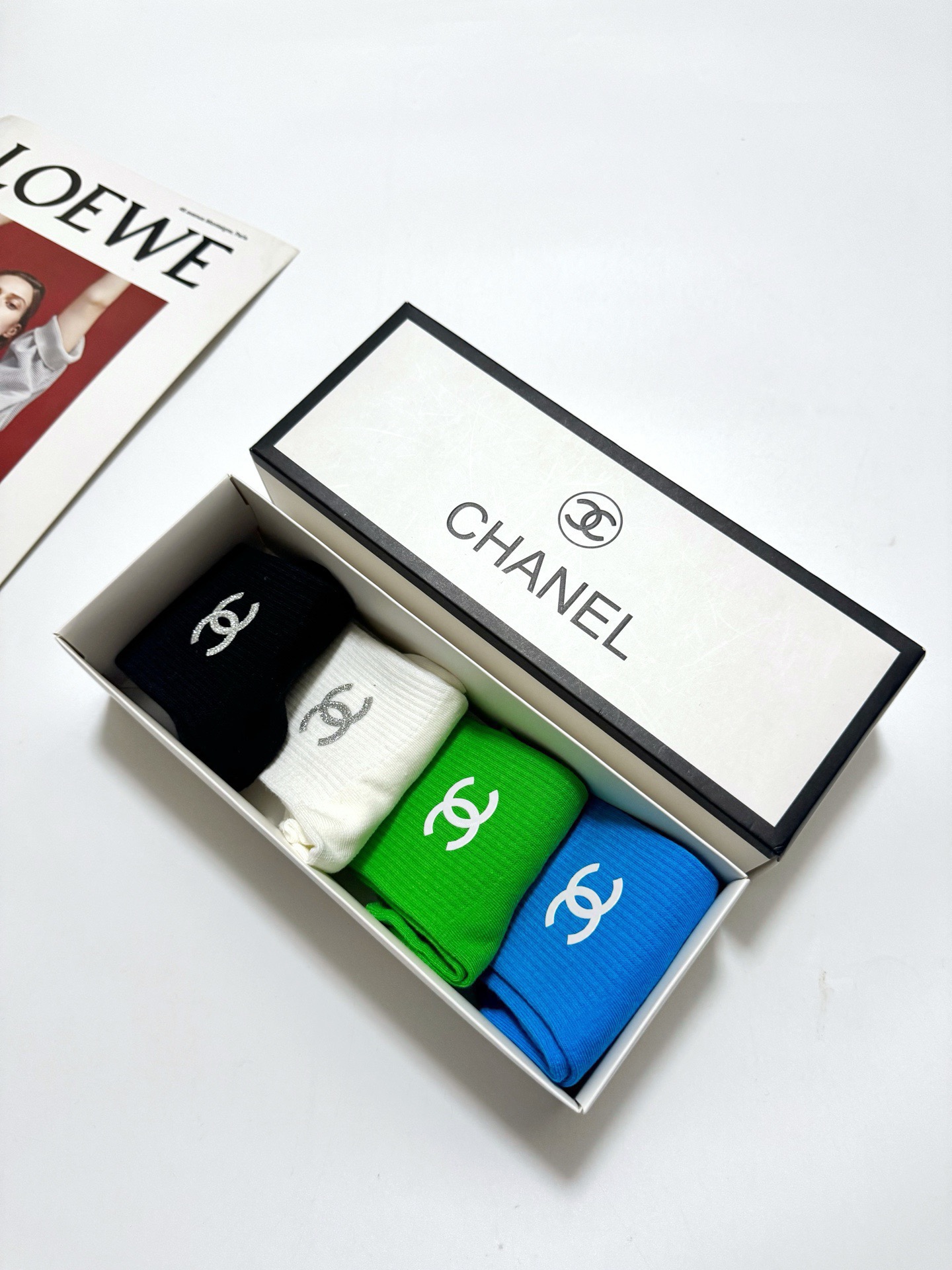 配包装🌟【一盒4双】🌟Chanel 香奈儿 经典字母logo 纯棉短筒袜 经典纯色短袜🌟ins爆款！专柜