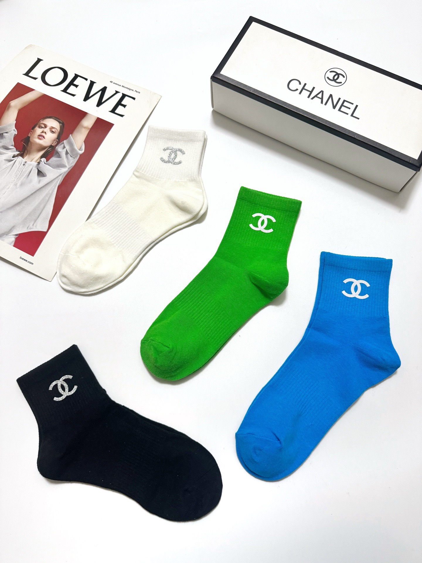 配包装🌟【一盒4双】🌟Chanel 香奈儿 经典字母logo 纯棉短筒袜 经典纯色短袜🌟ins爆款！专柜