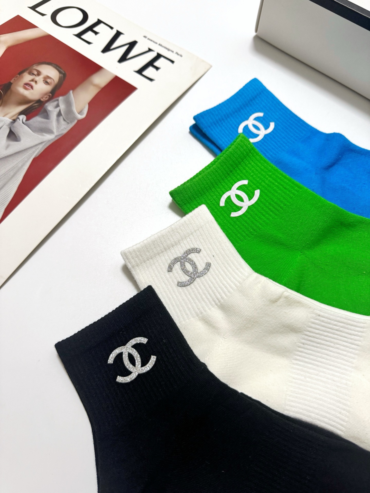 配包装🌟【一盒4双】🌟Chanel 香奈儿 经典字母logo 纯棉短筒袜 经典纯色短袜🌟ins爆款！专柜