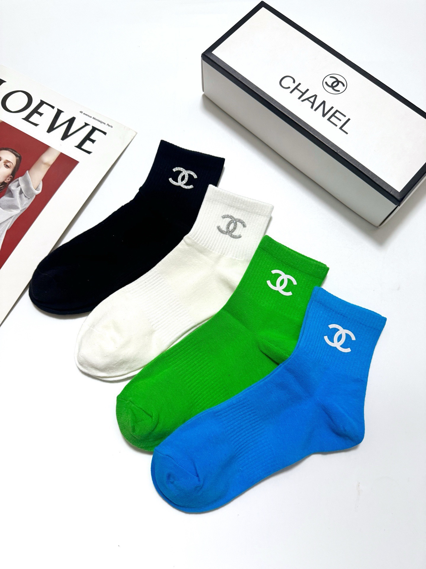 配包装🌟【一盒4双】🌟Chanel 香奈儿 经典字母logo 纯棉短筒袜 经典纯色短袜🌟ins爆款！专柜