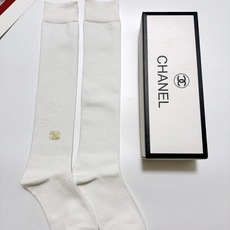 配包装 🌟【一盒一双】 🌟Chanel 香奈儿 经典双C字母logo纯棉长筒袜 小腿袜 🌟ins爆款!专柜在售ing 配包装 🌟【一盒一双】 🌟Chanel 香奈儿 经典双C字母logo纯棉长筒袜 小腿袜 🌟ins爆款!专柜在售ing