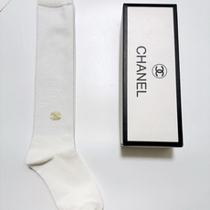 配包装 🌟【一盒一双】 🌟Chanel 香奈儿 经典双C字母logo纯棉长筒袜 小腿袜 🌟ins爆款!专柜在售ing 配包装 🌟【一盒一双】 🌟Chanel 香奈儿 经典双C字母logo纯棉长筒袜 小腿袜 🌟ins爆款!专柜在售ing