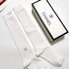 配包装 🌟【一盒一双】 🌟Chanel 香奈儿 经典双C字母logo纯棉长筒袜 小腿袜 🌟ins爆款!专柜在售ing 配包装 🌟【一盒一双】 🌟Chanel 香奈儿 经典双C字母logo纯棉长筒袜 小腿袜 🌟ins爆款!专柜在售ing