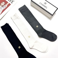 配包装 🌟【一盒一双】 🌟Chanel 香奈儿 经典双C字母logo纯棉长筒袜 小腿袜 🌟ins爆款!专柜在售ing 配包装 🌟【一盒一双】 🌟Chanel 香奈儿 经典双C字母logo纯棉长筒袜 小腿袜 🌟ins爆款!专柜在售ing