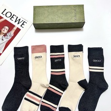 配包装 🌟【一盒5 双】 🌟Gucci 古琦 经典刺绣字母logo 纯棉中筒袜 ,ins超火爆小腿袜,纯棉面料,潮 配包装 🌟【一盒5 双】 🌟Gucci 古琦 经典刺绣字母logo 纯棉中筒袜 ,ins超火爆小腿袜,纯棉面料,潮