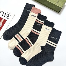 配包装 🌟【一盒5 双】 🌟Gucci 古琦 经典刺绣字母logo 纯棉中筒袜 ,ins超火爆小腿袜,纯棉面料,潮 配包装 🌟【一盒5 双】 🌟Gucci 古琦 经典刺绣字母logo 纯棉中筒袜 ,ins超火爆小腿袜,纯棉面料,潮