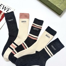 配包装 🌟【一盒5 双】 🌟Gucci 古琦 经典刺绣字母logo 纯棉中筒袜 ,ins超火爆小腿袜,纯棉面料,潮 配包装 🌟【一盒5 双】 🌟Gucci 古琦 经典刺绣字母logo 纯棉中筒袜 ,ins超火爆小腿袜,纯棉面料,潮