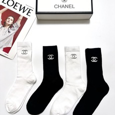 配包装 🌟【一盒4 双】 🌟Chanel 香奈儿 经典字母logo 超薄无骨中筒袜,纯棉 条纹小腿袜 堆堆袜 🌟ins 配包装 🌟【一盒4 双】 🌟Chanel 香奈儿 经典字母logo 超薄无骨中筒袜,纯棉 条纹小腿袜 堆堆袜 🌟ins