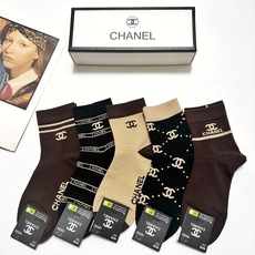 配包装 🌟【一盒5 双】 🌟Chanel 香奈儿 经典字母logo ins超火爆中筒袜,纯棉面料,潮人必备 ,经典配色 配包装 🌟【一盒5 双】 🌟Chanel 香奈儿 经典字母logo ins超火爆中筒袜,纯棉面料,潮人必备 ,经典配色