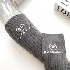 配包装 🌟【一盒一双】 🌟巴黎世家 balenciaga 经典字母logo纯棉长筒袜 小腿袜 🌟重工装饰个性时尚 🌟i 配包装 🌟【一盒一双】 🌟巴黎世家 balenciaga 经典字母logo纯棉长筒袜 小腿袜 🌟重工装饰个性时尚 🌟i