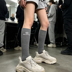 配包装 🌟【一盒一双】 🌟巴黎世家 balenciaga 经典字母logo纯棉长筒袜 小腿袜 🌟重工装饰个性时尚 🌟i 配包装 🌟【一盒一双】 🌟巴黎世家 balenciaga 经典字母logo纯棉长筒袜 小腿袜 🌟重工装饰个性时尚 🌟i