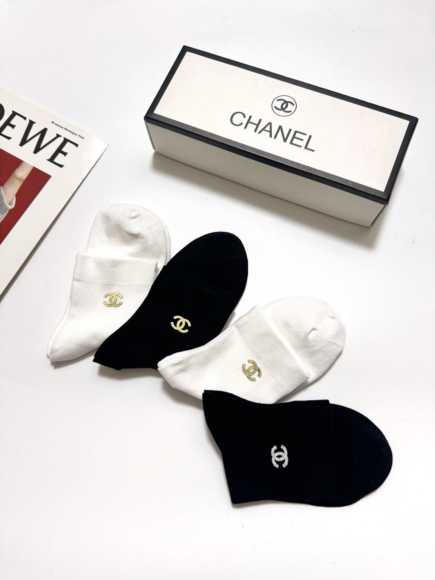 配包装 🌟【一盒4双】  🌟Chanel 香奈儿 经典字母logo ins超火爆短筒袜，纯棉面料，潮人必备 ，经典配色 