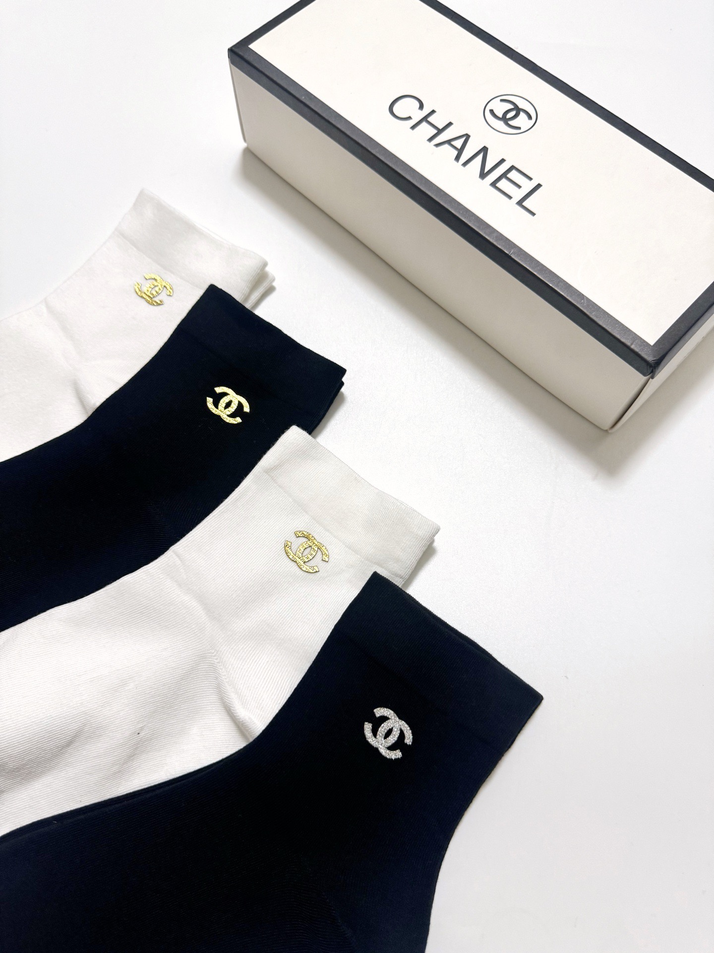 配包装 🌟【一盒4双】  🌟Chanel 香奈儿 经典字母logo ins超火爆短筒袜，纯棉面料，潮人必备 ，经典配色 