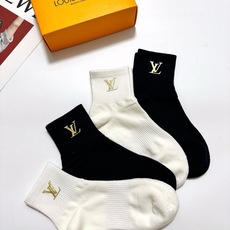 配包装 🌟【一盒4双】 🌟LV 路易威登 经典字母logo 纯棉中筒袜 经典纯色短袜 🌟ins爆款!专柜在售ing 🌟原 配包装 🌟【一盒4双】 🌟LV 路易威登 经典字母logo 纯棉中筒袜 经典纯色短袜 🌟ins爆款!专柜在售ing 🌟原
