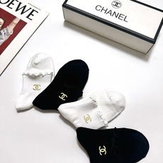配包装 🌟【一盒4 双】 🌟Chanel 香奈儿 经典字母logo 透气纯棉花边短筒袜 ,ins超火爆红人同款,精美 配包装 🌟【一盒4 双】 🌟Chanel 香奈儿 经典字母logo 透气纯棉花边短筒袜 ,ins超火爆红人同款,精美