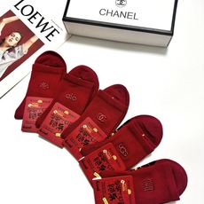配包装 🌟【一盒5双】 🌟欧美大牌 经典字母刺绣 logo 纯棉中筒袜 年袜 。超级软糯亲肤!保暖又时尚! 🌟ins爆 配包装 🌟【一盒5双】 🌟欧美大牌 经典字母刺绣 logo 纯棉中筒袜 年袜 。超级软糯亲肤!保暖又时尚! 🌟ins爆