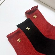 爆款回货 配包装 🌟【一盒3 双】 🌟Chanel 香奈儿 经典字母 logo羊毛 中筒袜 !超级软糯亲肤! 🌟in 爆款回货 配包装 🌟【一盒3 双】 🌟Chanel 香奈儿 经典字母 logo羊毛 中筒袜 !超级软糯亲肤! 🌟in