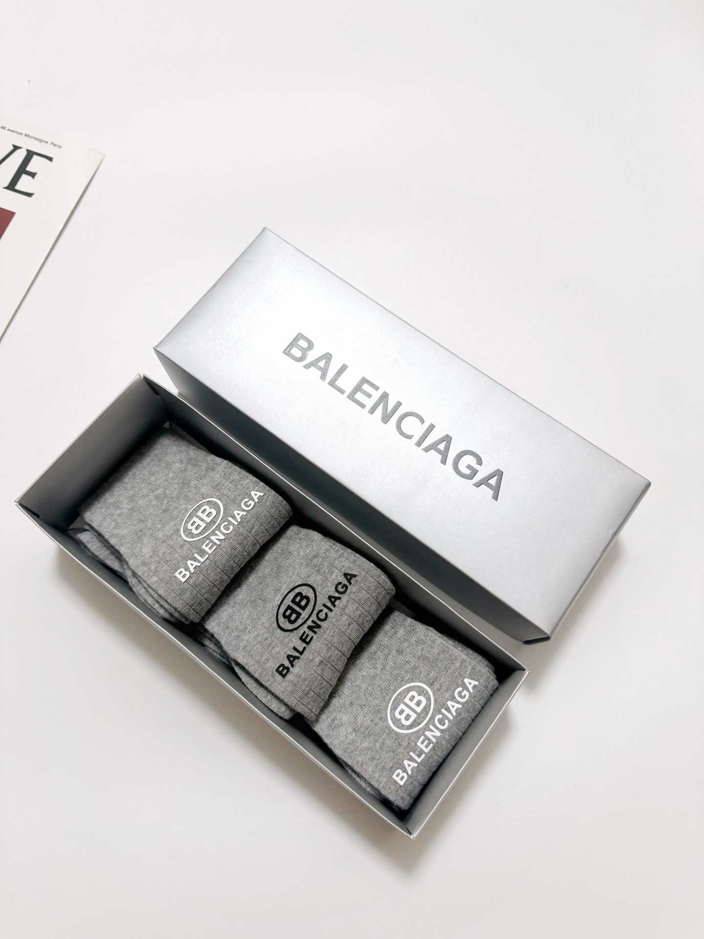 配包装 🌟【一盒3双】  🌟balenciaga 巴黎世家 经典字母logo 纯棉 中筒袜   ，软糯亲肤，ins超火爆