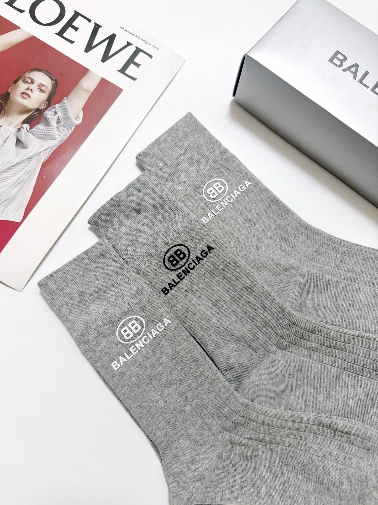 配包装 🌟【一盒3双】  🌟balenciaga 巴黎世家 经典字母logo 纯棉 中筒袜   ，软糯亲肤，ins超火爆