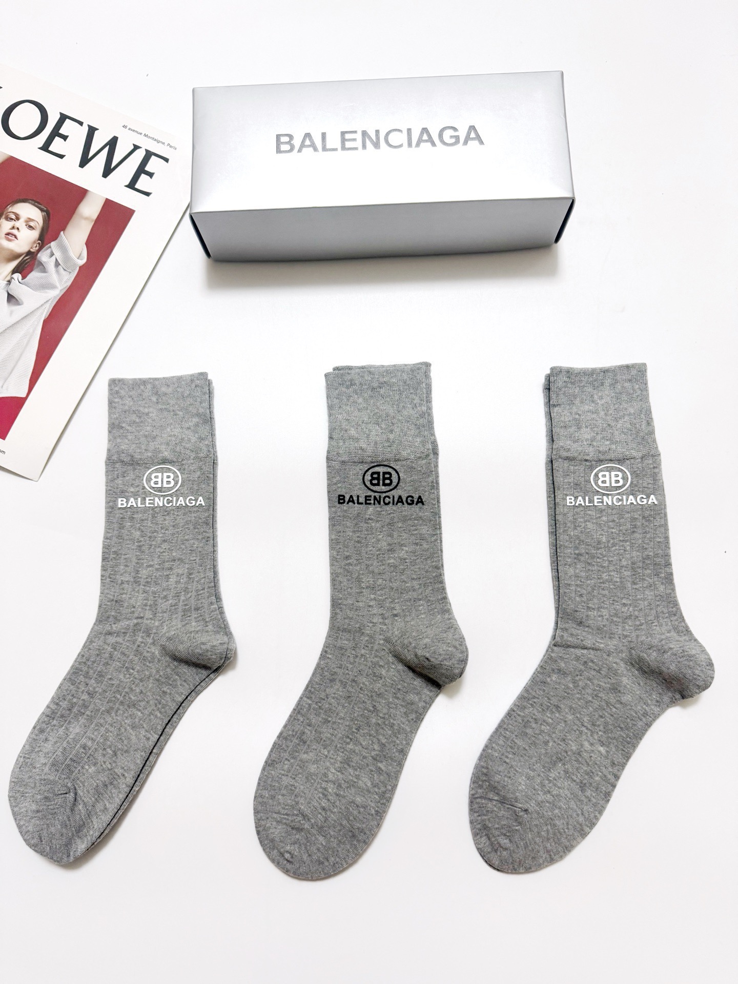 配包装 🌟【一盒3双】  🌟balenciaga 巴黎世家 经典字母logo 纯棉 中筒袜   ，软糯亲肤，ins超火爆