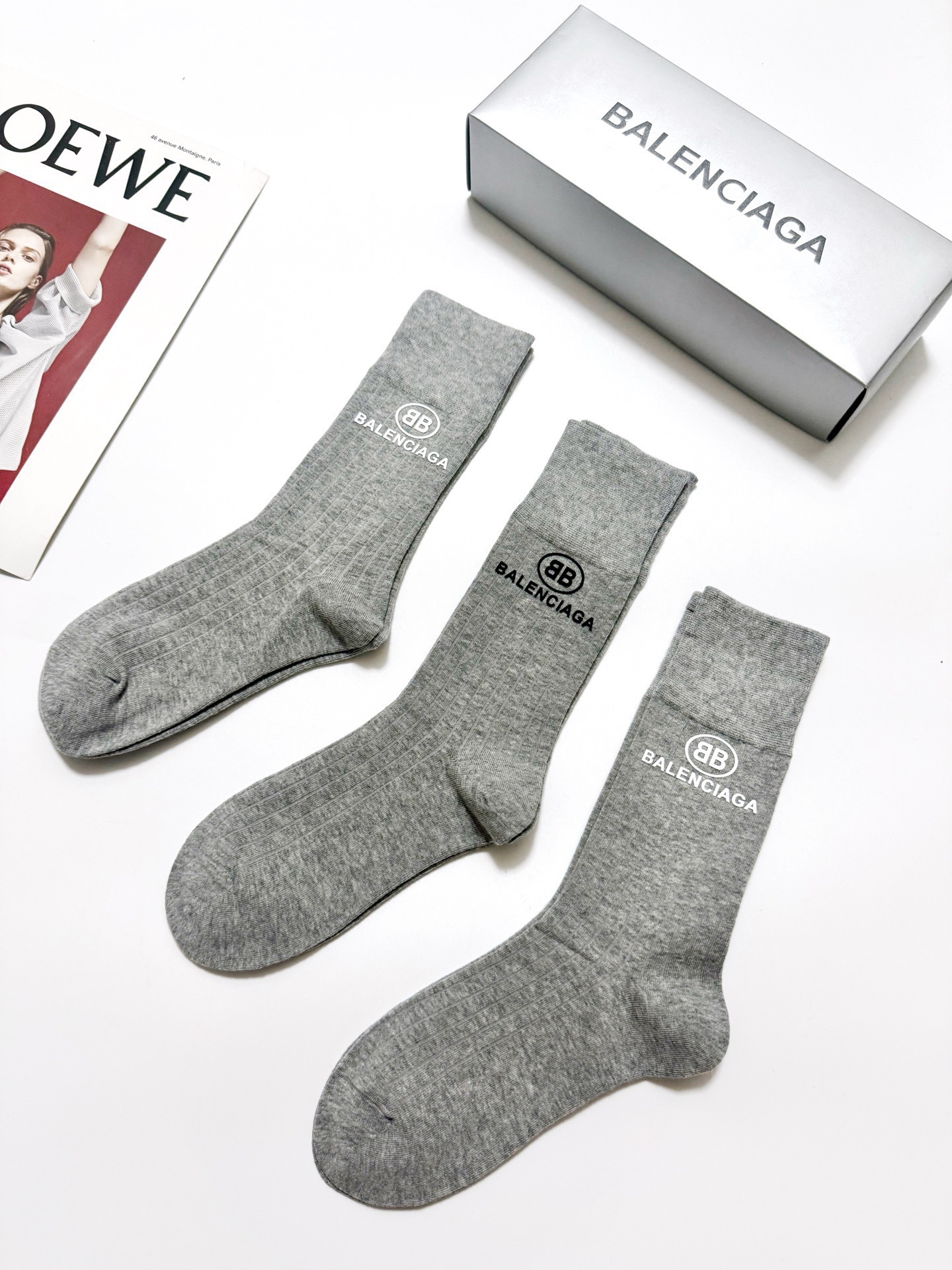配包装 🌟【一盒3双】  🌟balenciaga 巴黎世家 经典字母logo 纯棉 中筒袜   ，软糯亲肤，ins超火爆