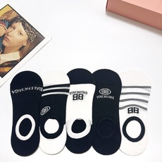 配包装 🌟【一盒5双】 🌟Balenciaga 巴黎世家 经典字母logo 纯棉船袜 ,ins超火爆空调袜,纯棉面 配包装 🌟【一盒5双】 🌟Balenciaga 巴黎世家 经典字母logo 纯棉船袜 ,ins超火爆空调袜,纯棉面