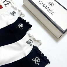 配包装 🌟【一盒4双】 🌟Chanel 香奈儿 经典字母logo 木耳边纯棉短筒袜经典纯色 🌟ins爆款!专柜在售ing 配包装 🌟【一盒4双】 🌟Chanel 香奈儿 经典字母logo 木耳边纯棉短筒袜经典纯色 🌟ins爆款!专柜在售ing