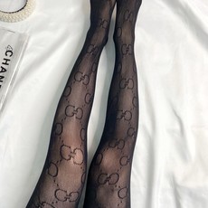 配包装 【一盒一双】🌟Gucci爆款大双G字母网袜 🌟对版高货!【腰部带logo】 好看到爆炸 ,欧美大牌丝袜。 🌟潮人 配包装 【一盒一双】🌟Gucci爆款大双G字母网袜 🌟对版高货!【腰部带logo】 好看到爆炸 ,欧美大牌丝袜。 🌟潮人