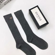 配包装 🌟【一盒一双】 🌟Gucci 古琦 经典字母logo纯棉长筒袜 小腿袜 🌟重工装饰个性时尚 🌟ins爆款!专 配包装 🌟【一盒一双】 🌟Gucci 古琦 经典字母logo纯棉长筒袜 小腿袜 🌟重工装饰个性时尚 🌟ins爆款!专
