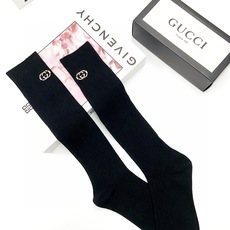 配包装 🌟【一盒一双】 🌟Gucci 古琦 经典字母logo纯棉长筒袜 小腿袜 🌟重工装饰个性时尚 🌟ins爆款!专 配包装 🌟【一盒一双】 🌟Gucci 古琦 经典字母logo纯棉长筒袜 小腿袜 🌟重工装饰个性时尚 🌟ins爆款!专