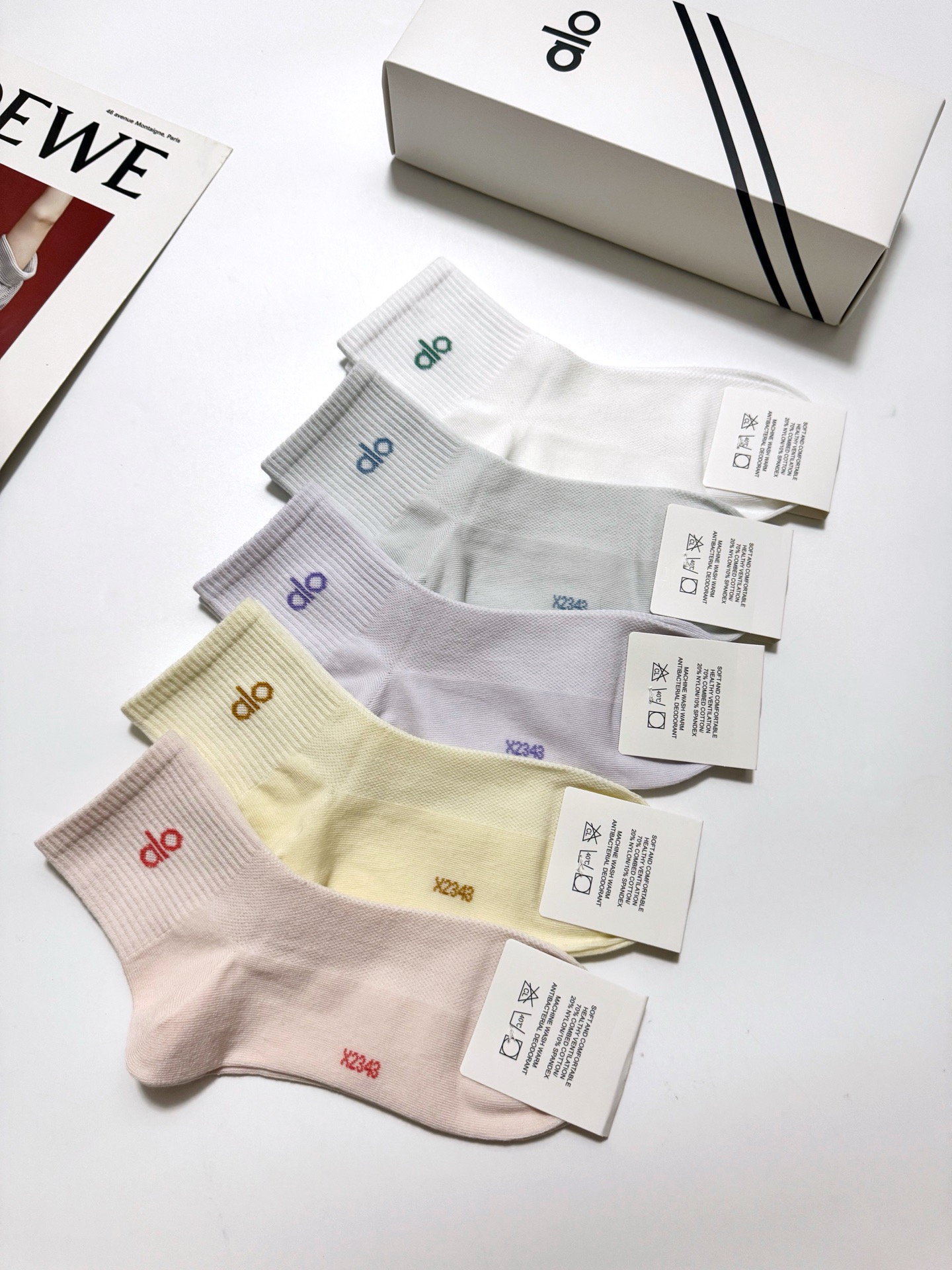 配包装 🌟【一盒5 双】  🌟alo经典字母logo 纯棉 混纺网面 中筒袜   ，软糯亲肤，ins超火爆配色 ，潮人必